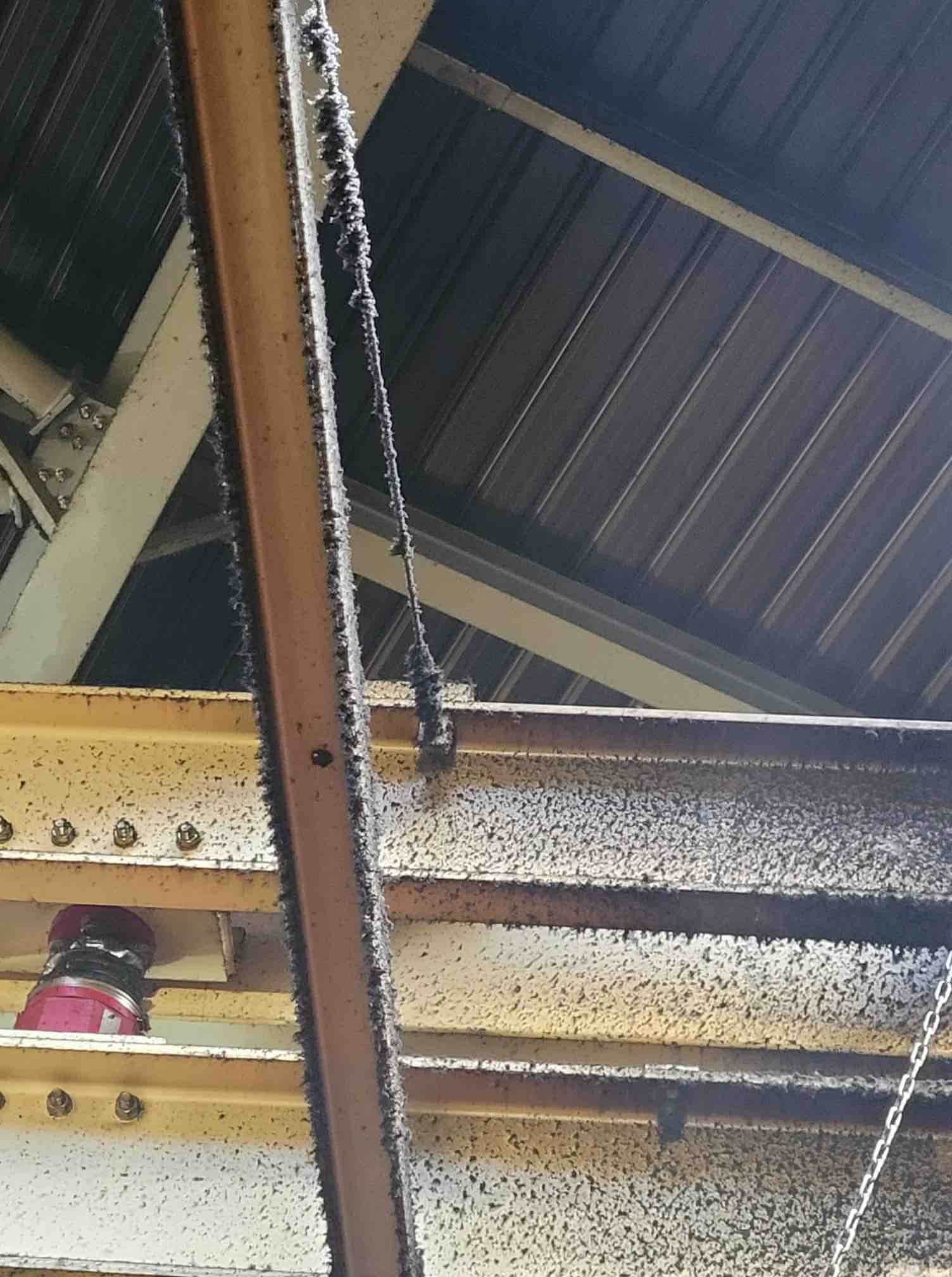 Furnace firebreak cleaning: before cleaning Furnace firebreak cleaning: before cleaning