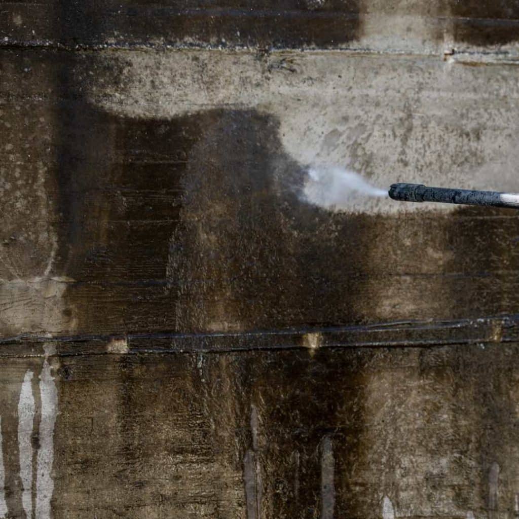 High pressure cleaning